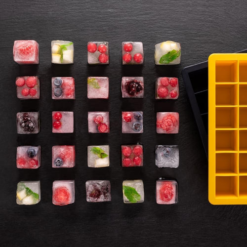 Blumtal Eiswürfelformen Silikon 2x24er - Eiswürfelform - Silikon Eiswürfelform für Eiswürfel 2,6 cm - 2 x Eiswürfelformen in M - BPA freier Ice Cube Maker 2x - Black Blue und Spicy Mustard