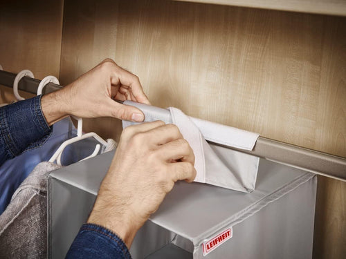Leifheit Hängeregal grau, platzsparender Organizer aus engmaschig gewebtem Stoff, hygienische Aufbewahrung von Kleidern, einfache Befestigung an der Kleiderstange, Schuhorganizer zum Aufhängen
