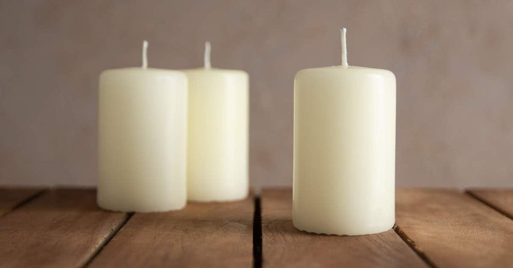 Papstar 10x Stumpenkerze Weiß - Säulenkerze 4 x 9 cm - Kerzen für Gastro