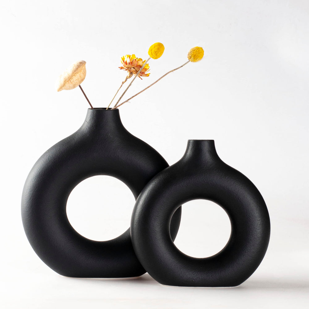 Weiße Donut Keramik Vase Satz von 2 für Moderne Home Decor, Runde Matte Vasen für Pampasgras, Neutral Boho Nordic Minimalismus Stil Blumenvasen（Groß+klein）
