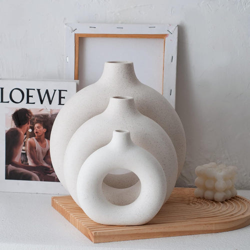 Weiße Donut Keramik Vase Satz von 2 für Moderne Home Decor, Runde Matte Vasen für Pampasgras, Neutral Boho Nordic Minimalismus Stil Blumenvasen（Groß+klein）