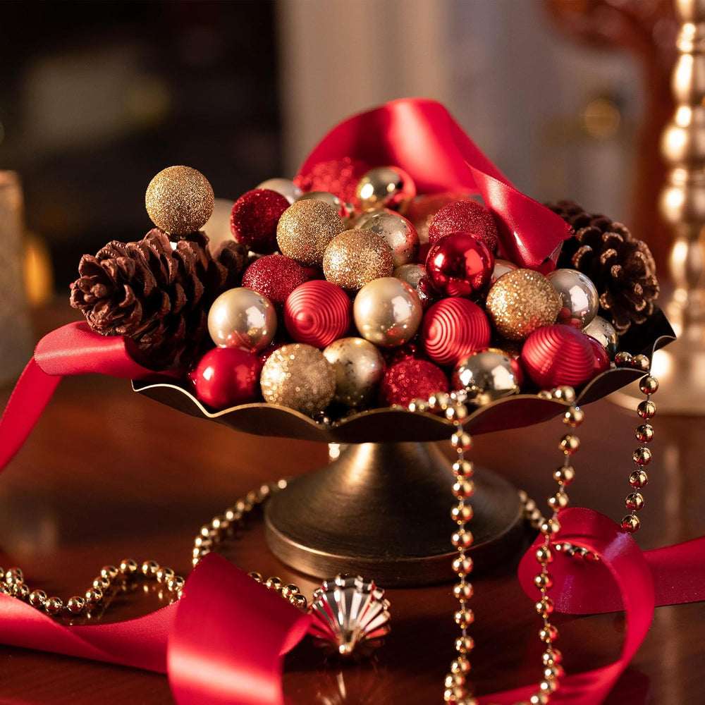 Valery Madelyn Weihnachtskugeln,49 stück Christbaumkugeln Weihnachtskugel mit Geschenkpaket, 3cm Weihnachtsbaumschmuck Christbaumschmuck mit Aufhänger,deko Weihnachten,Thema Rot Gold